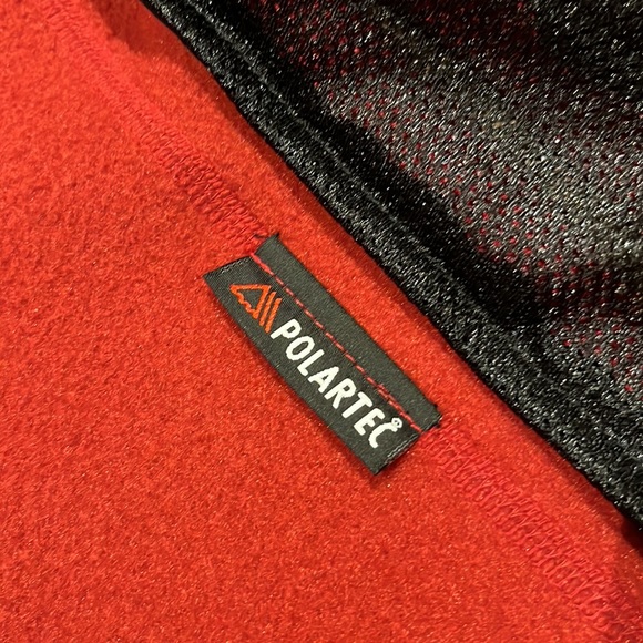 MEC fleece red and grey vest - Picture 8 of 9